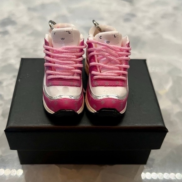 Mini 3D Sneaker Keychains! - Picture 2 of 5